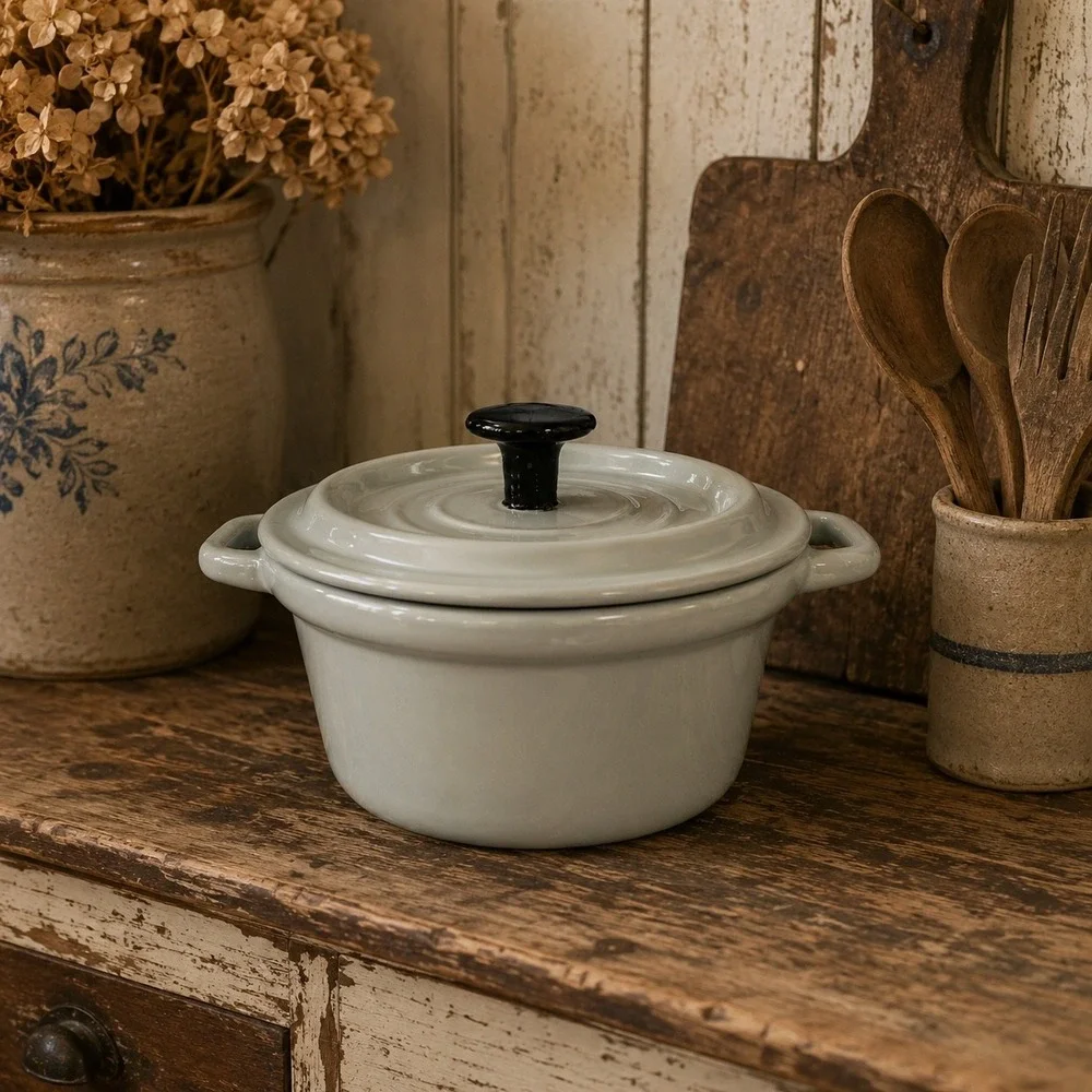 Light Blue Stoneware Dutch Oven Round Casserole Dish with Lid 9x7x5.5